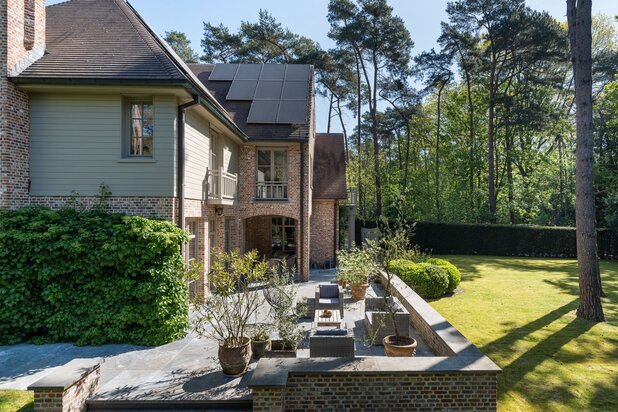 Klassevolle, instapklare villa met uitzonderlijke privacy
