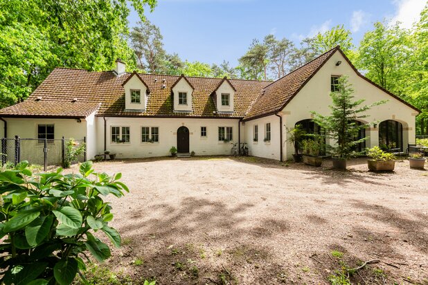 Villa met zorgwoning (4.298 m²) op toplocatie in Schilde