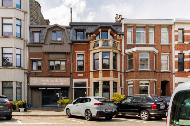 Renovated Townhouse with Lush Garden in Pulhof