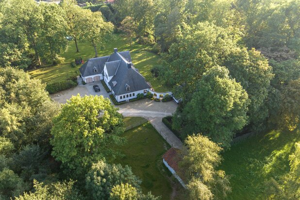 Gerenoveerde villa op ca. 1,4 ha. 