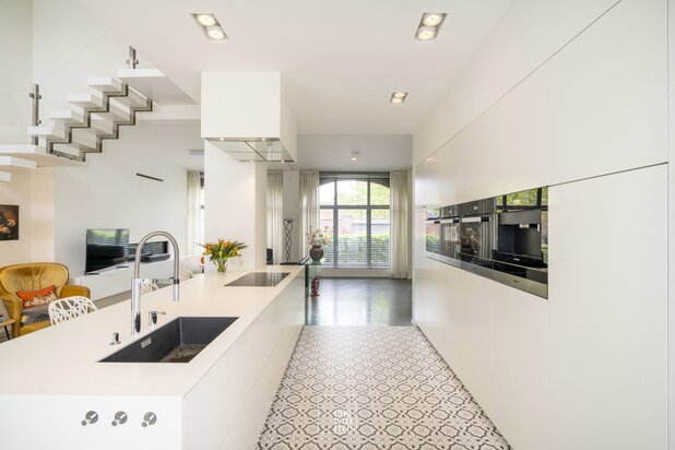 Luxe afgewerkte stadswoning (235m²) in domein Oud Rekem