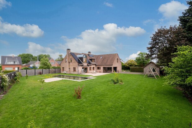Uitstekend gerenoveerde villa op rustige locatie in Weelde