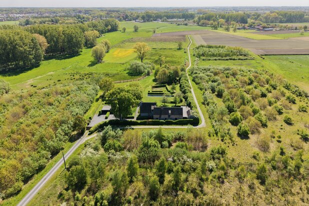 Prachtige thuis in totale discretie, tussen veld en bos...
