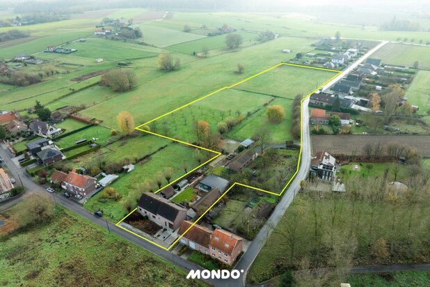 Domaine avec piscine intérieure, écuries et intimité absolue sur 1,56 ha