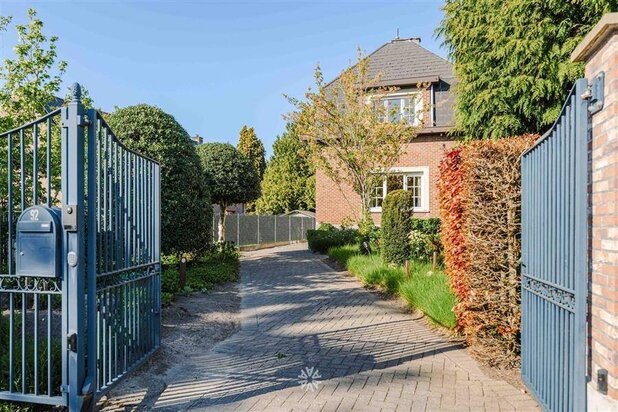 Charmante villa met zonnige tuin