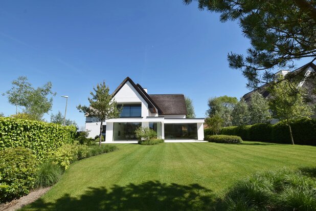 Exclusive villa neuve avec vue dégagée et parfaite orientation