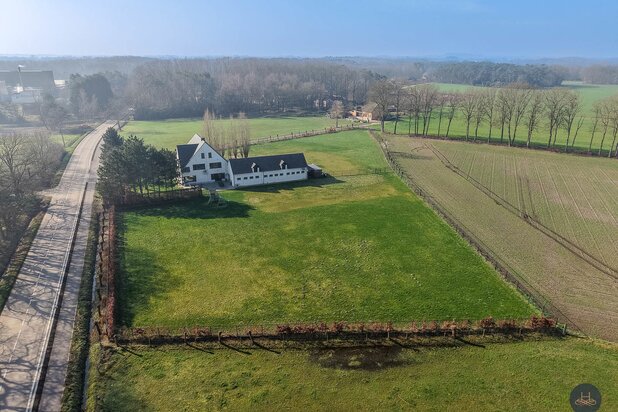 Unieke, luxueuze villa op prachtig perceel van 9200 m² 