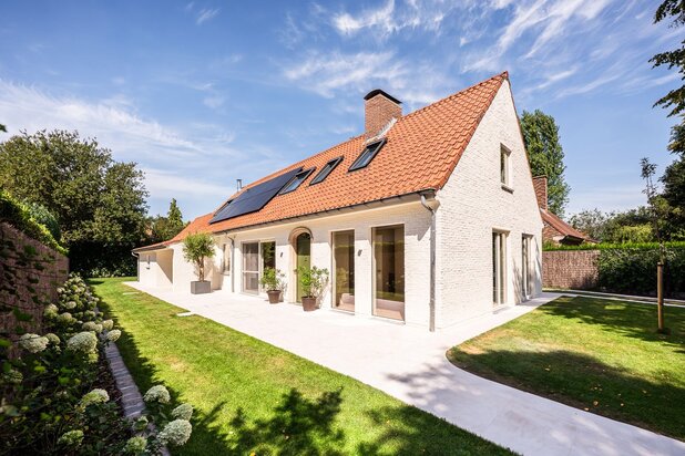 Hoogwaardig afgewerkte villa nabij het dorp van Latem 