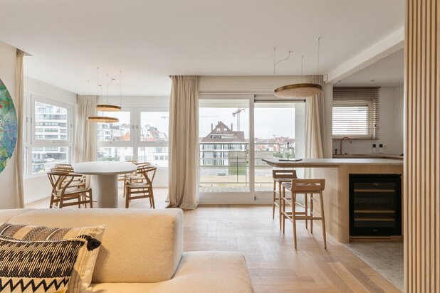 Ruim appartement te koop aan het Casino van Knokke.