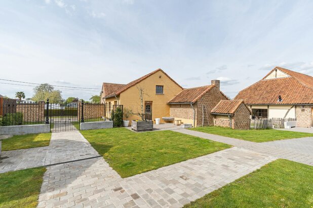 Exclusief domein met hoeve, wijnhuis en wellness