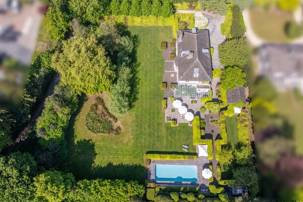 Statige luxevilla op royaal perceel van 3.877 m² met zwembad