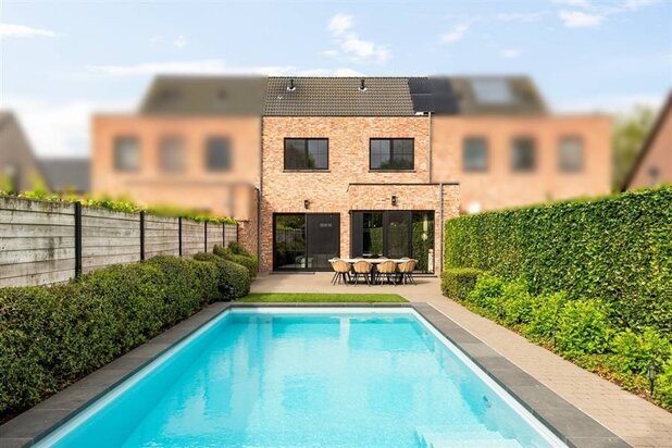 Villa de luxe avec piscine et pool house