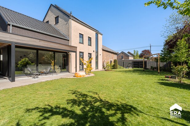 Open bebouwing in groene omgeving Gingelom