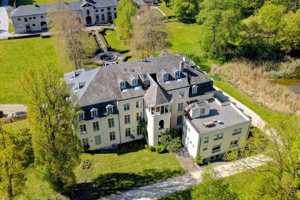 Unieke woning te koop in kasteeldomein te Neerijse