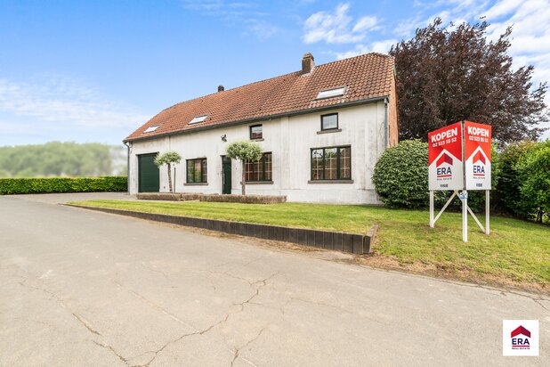 Zeer ruime alleenstaande woning met 5 SLPK, garage en tuin