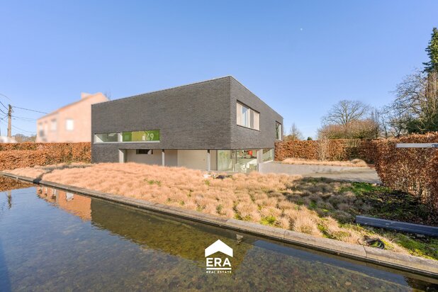 Energiezuinige woning met poolhouse op 1.237 m2