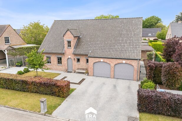 Exclusieve villa met zwembad te Lovendegem