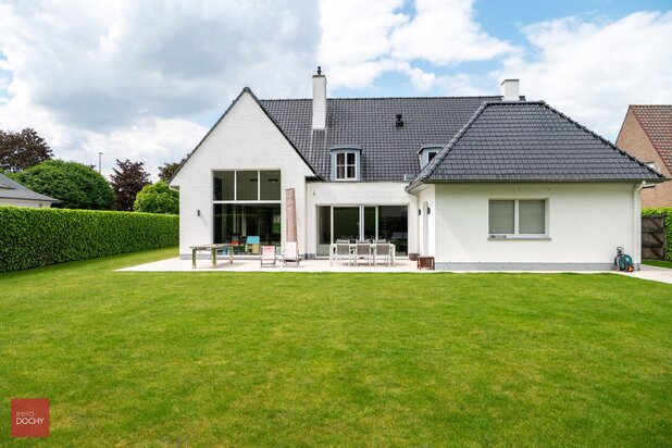 Centraal gelegen recente LUXE - VILLA met praktijkruimte in groene omgeving | Hernieuwenstraat