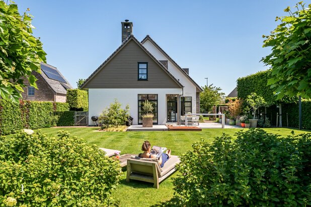 Instapklare villa met hoogwaardige afwerking in doodlopende straat