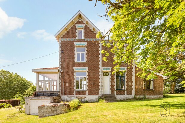 Uniek gelegen landhuis met een fantastisch uitzicht!