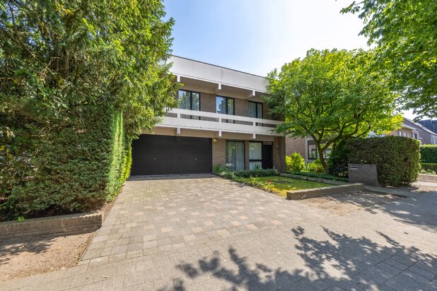 Karaktervolle villa met mooie tuin op toplocatie in Kapellen