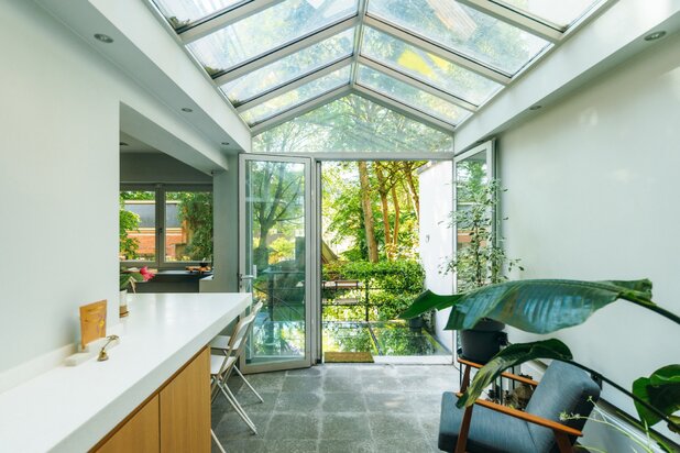 Majestueuze interbellumwoning met prachtige tuin en garage