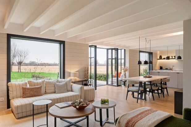 Vivre dans le luxe avec une vue dégagée.