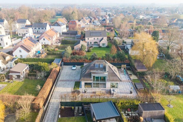 Recente woning te Zomergem met alle comfort aanwezig!