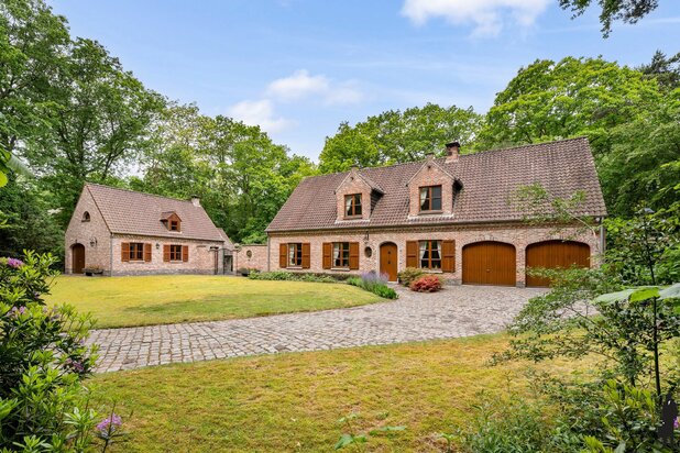 Charmante landelijke villa met bijgebouw op prachtig perceel in Essen Heikant