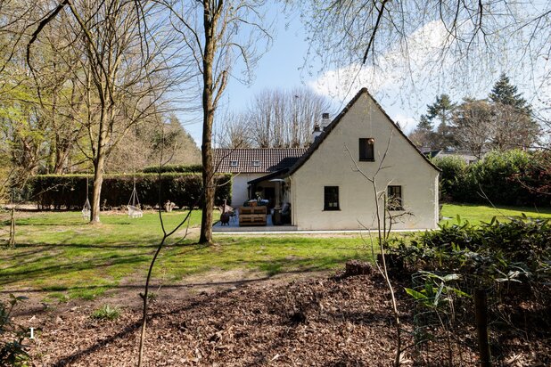 Te restaureren woning in het beschermd domein Edgard Gevaert