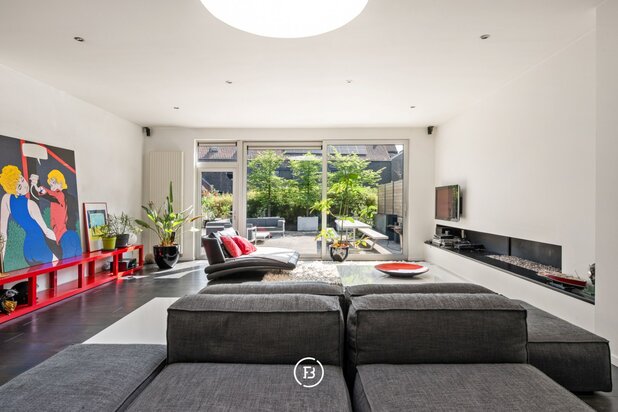 Stijlvolle duplex met ruim zonneterras en zonnepanelen
