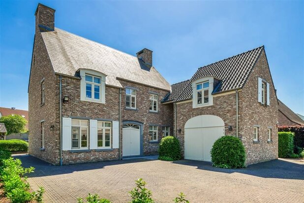 Villa avec piscine et pool house en situation privilégiée à Hoogstraten