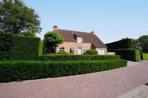 IN AANTOCHT!  Prachtige, alleenstaande  bijoux op 1.245 m²