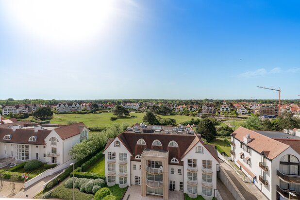 Zonnig gerenoveerd duplex penthouse appartement te Zoute