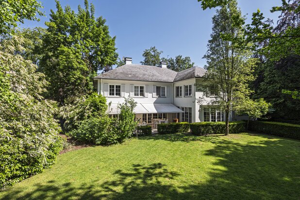Statige villa op zuidgeoriënteerd perceel van 1421 m²