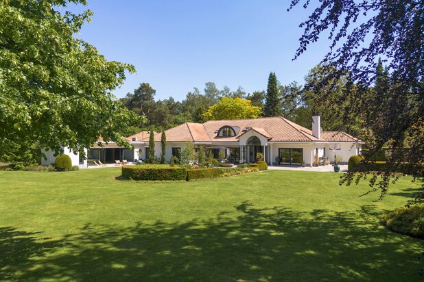 Exclusieve villa midden in het groen van Kapellenbos!