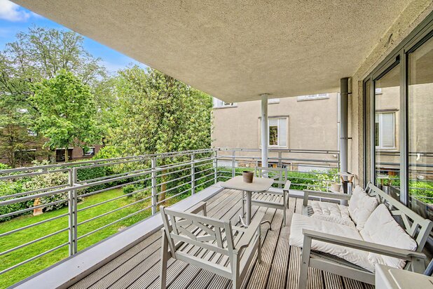 Lycée Français - Appartement van 182 m² met Terras