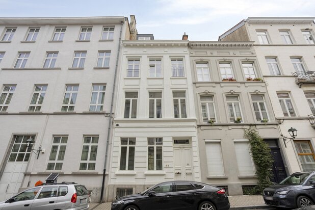 Karaktervol appartementsgebouw met 3 units nabij Louizalaan