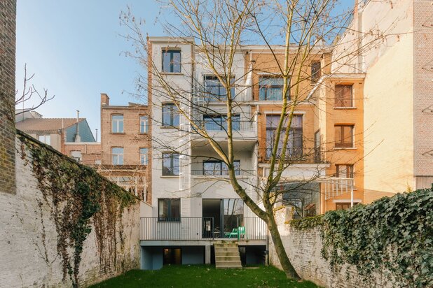 Tiptop gerenoveerd stadsappartement met terras