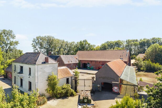 Prachtige vierkantshoeve met uitbatingspotentieel!