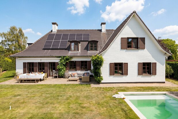 Tijdloze villa met zwembad nabij Astene Sas