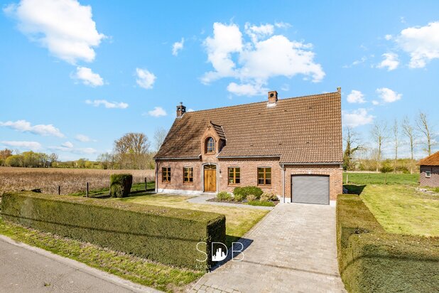 Boerderij met aanpalende graslanden op 12.970m² + mogelijkheid tot bijkopen graslanden +/- 20ha