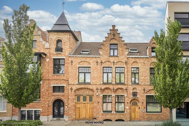 Maison de maître exclusive avec jardin et garage intégré