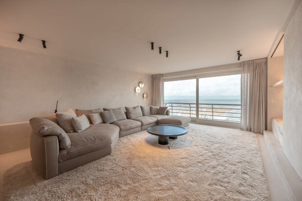 Duplex avec vue mer frontale près de la place du Triangle
