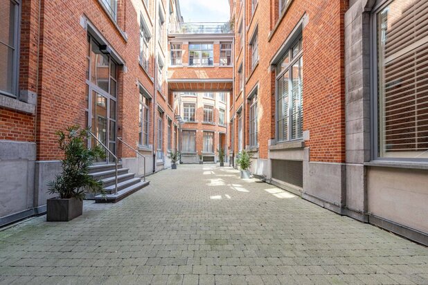 ST-CATHERINE - PRACHTIGE LOFT 2 KAMER MET 2 PARKINGS