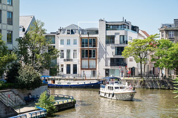 ***** Duplex-penthouse met iconisch Leiezicht — ultra-prime locatie in hartje Gent *****