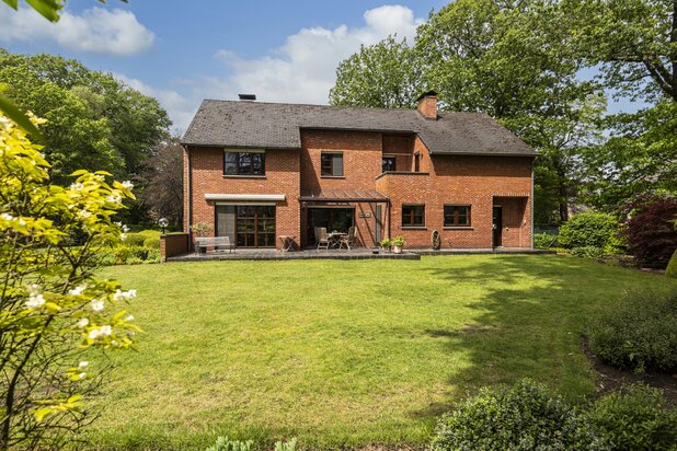 Ruime gezinswoning op prachtig perceel van ca. 1.972 m²
