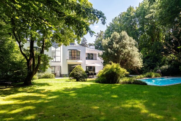 Ukkel – Hedendaagse villa ontworpen door Marc Corbiau