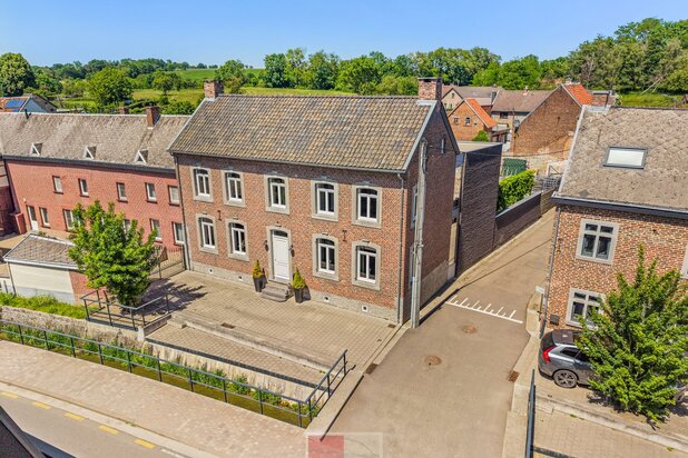 Prachtig authentiek herenhuis met ruime loods en garage in de Voerstreek!