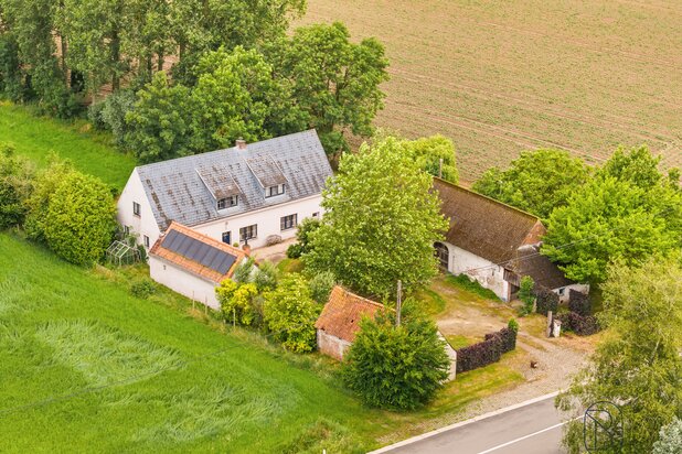 Charmante fermette met schuur, op een absolute toplocatie